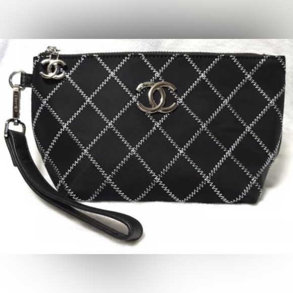 Chanel wristlet or clutch  . New with box. - Picture 2 of 9